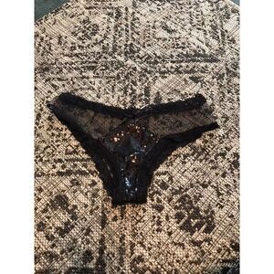 VS Black‎ lace panties